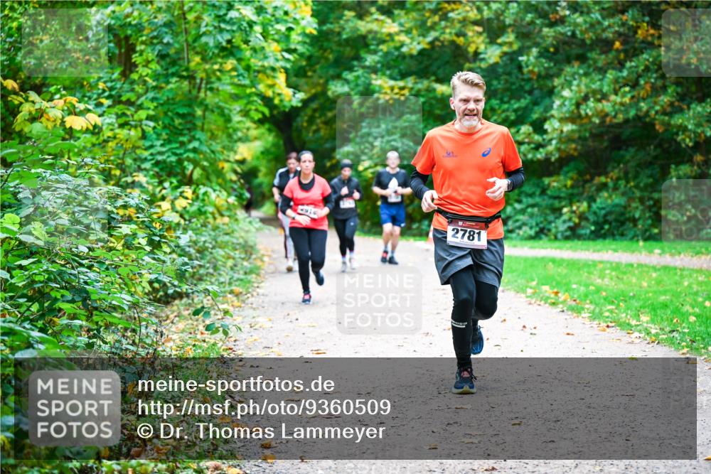12.10.2025 - Bramfelder Halbmarathon 2025 Dr. Thomas Lammeyer http://msf.ph/oto/9360509 12.10.2025 11:12:42 Laufen 2781 meine-sportfotos.de