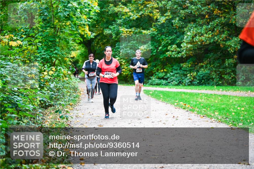 12.10.2025 - Bramfelder Halbmarathon 2025 Dr. Thomas Lammeyer http://msf.ph/oto/9360514 12.10.2025 11:12:43 Laufen 2387, 201, 2704 meine-sportfotos.de