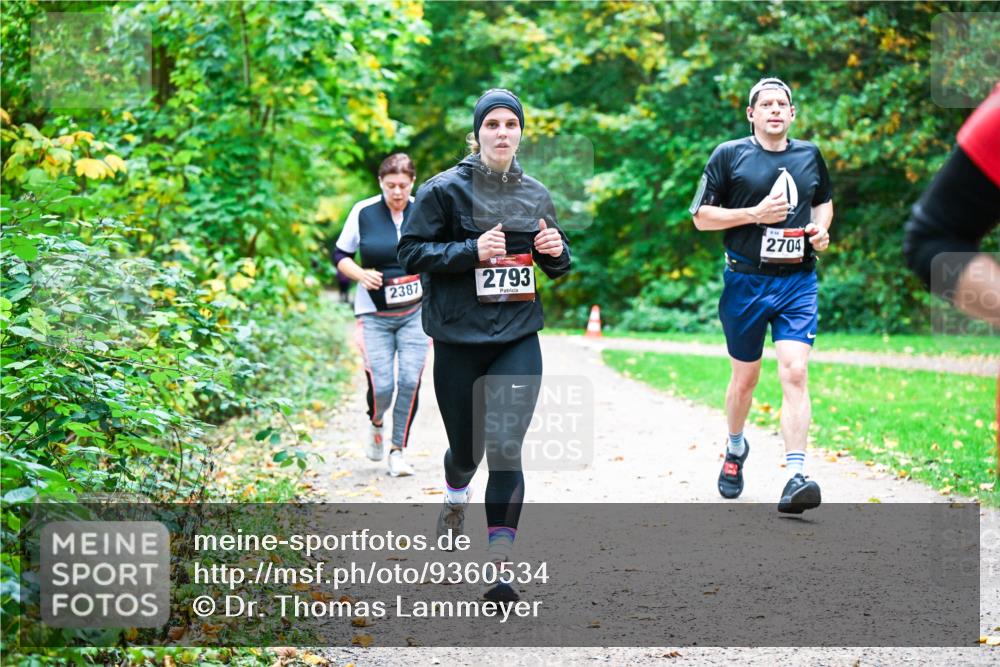 12.10.2025 - Bramfelder Halbmarathon 2025 Dr. Thomas Lammeyer http://msf.ph/oto/9360534 12.10.2025 11:12:46 Laufen 2387, 2793, 2704 meine-sportfotos.de