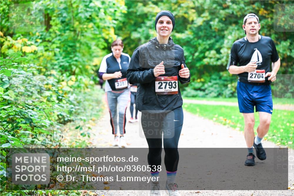 12.10.2025 - Bramfelder Halbmarathon 2025 Dr. Thomas Lammeyer http://msf.ph/oto/9360538 12.10.2025 11:12:47 Laufen 2387, 2793, 2704 meine-sportfotos.de