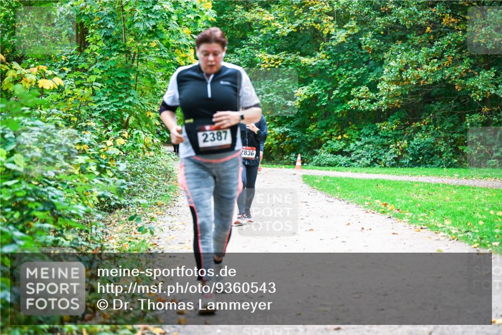 12.10.2025 - Bramfelder Halbmarathon 2025 Dr. Thomas Lammeyer http://msf.ph/oto/9360543 12.10.2025 11:12:48 Laufen 2387, 2836 meine-sportfotos.de