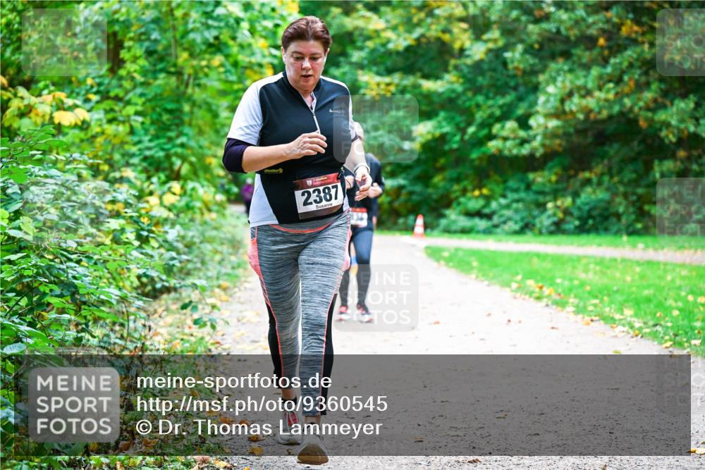 12.10.2025 - Bramfelder Halbmarathon 2025 Dr. Thomas Lammeyer http://msf.ph/oto/9360545 12.10.2025 11:12:49 Laufen 2387 meine-sportfotos.de