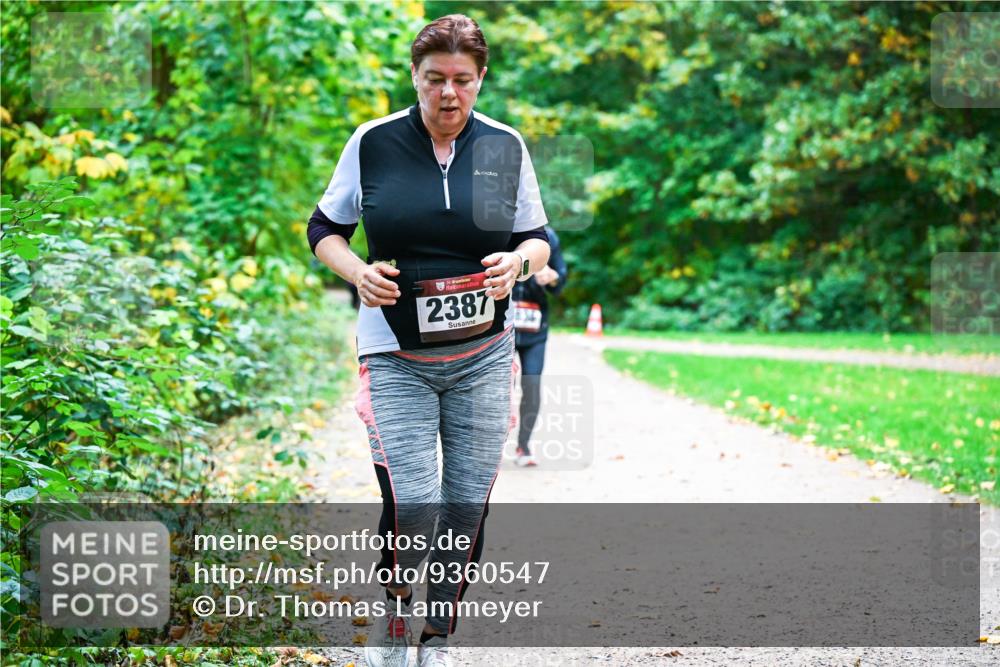 12.10.2025 - Bramfelder Halbmarathon 2025 Dr. Thomas Lammeyer http://msf.ph/oto/9360547 12.10.2025 11:12:49 Laufen 2387 meine-sportfotos.de