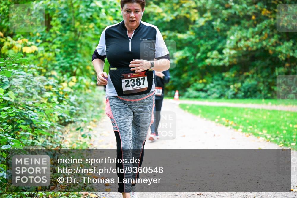 12.10.2025 - Bramfelder Halbmarathon 2025 Dr. Thomas Lammeyer http://msf.ph/oto/9360548 12.10.2025 11:12:49 Laufen 34, 2387 meine-sportfotos.de