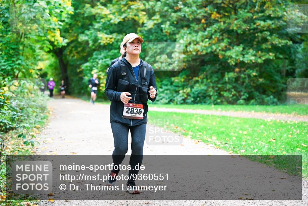 12.10.2025 - Bramfelder Halbmarathon 2025 Dr. Thomas Lammeyer http://msf.ph/oto/9360551 12.10.2025 11:12:51 Laufen 2836 meine-sportfotos.de
