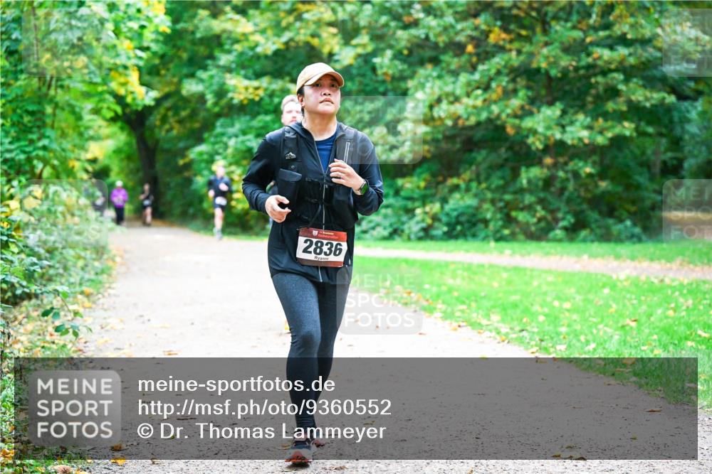 12.10.2025 - Bramfelder Halbmarathon 2025 Dr. Thomas Lammeyer http://msf.ph/oto/9360552 12.10.2025 11:12:51 Laufen 2836 meine-sportfotos.de