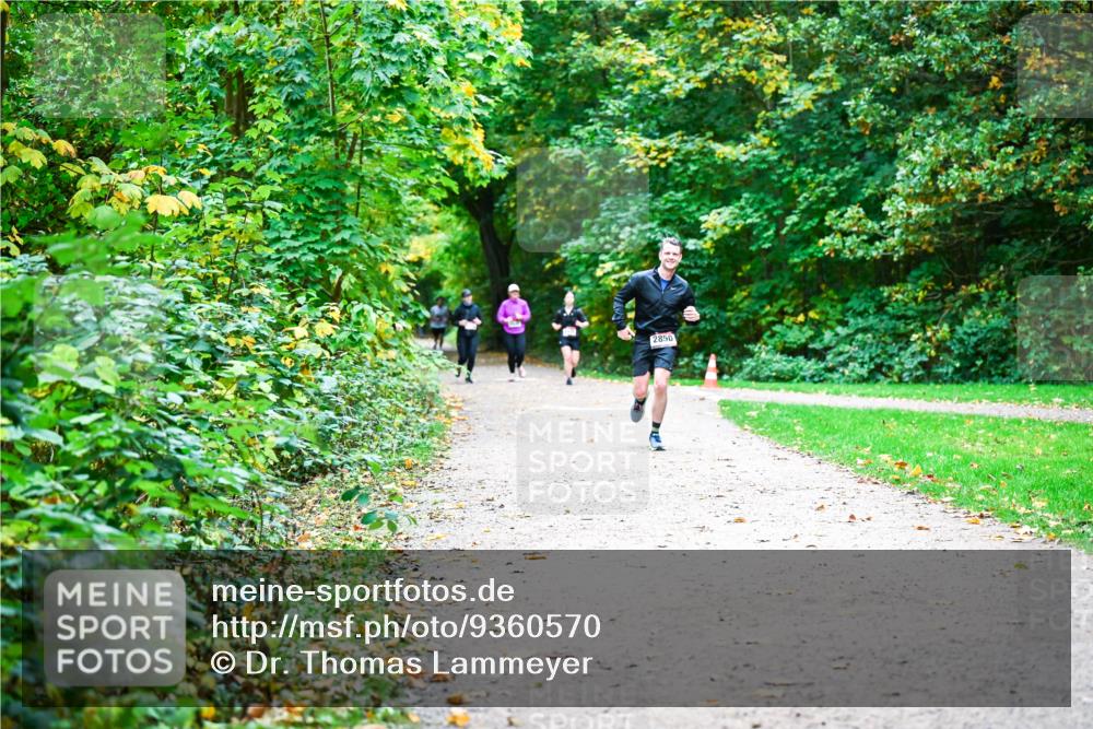 12.10.2025 - Bramfelder Halbmarathon 2025 Dr. Thomas Lammeyer http://msf.ph/oto/9360570 12.10.2025 11:12:56 Laufen 2850 meine-sportfotos.de