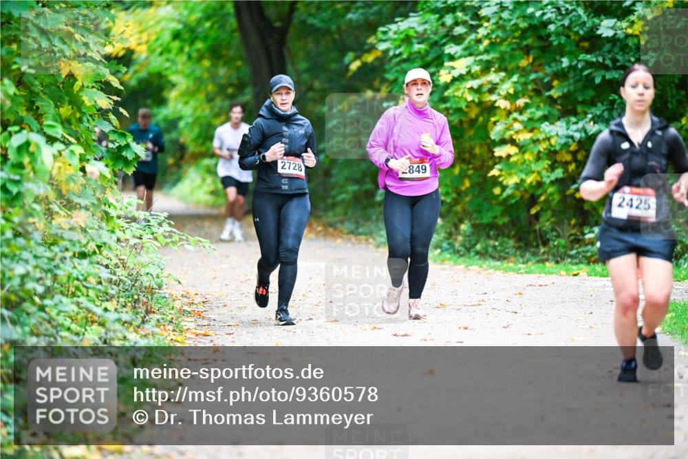 12.10.2025 - Bramfelder Halbmarathon 2025 Dr. Thomas Lammeyer http://msf.ph/oto/9360578 12.10.2025 11:13:01 Laufen 2728, 849, 2425 meine-sportfotos.de