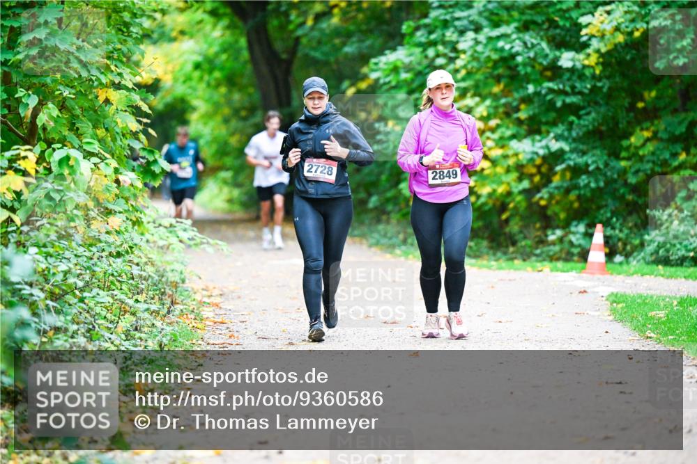 12.10.2025 - Bramfelder Halbmarathon 2025 Dr. Thomas Lammeyer http://msf.ph/oto/9360586 12.10.2025 11:13:03 Laufen 2728, 2849 meine-sportfotos.de