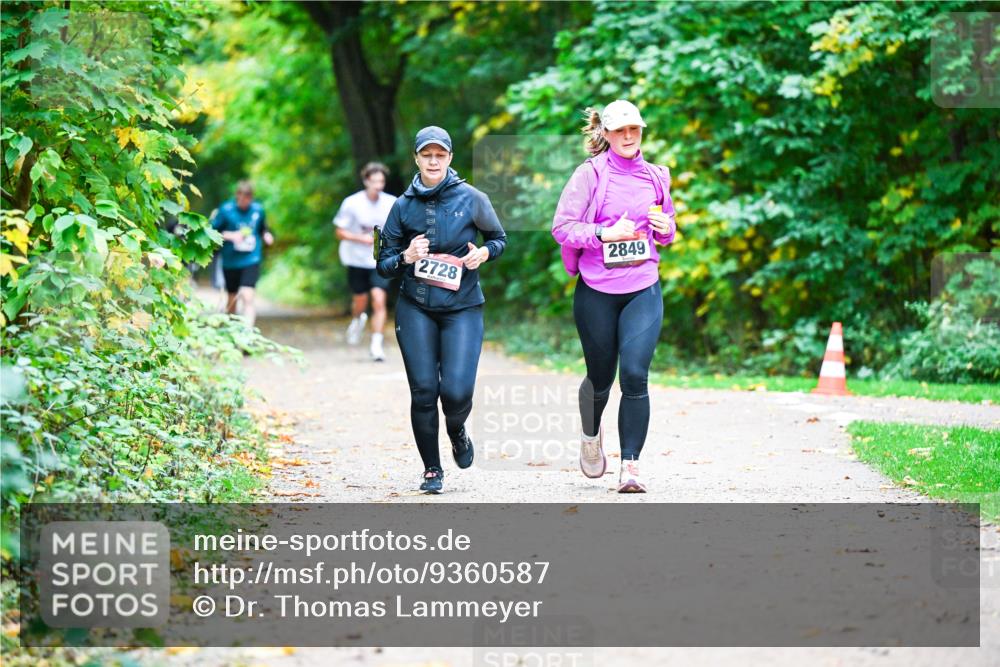 12.10.2025 - Bramfelder Halbmarathon 2025 Dr. Thomas Lammeyer http://msf.ph/oto/9360587 12.10.2025 11:13:03 Laufen 2728, 2849 meine-sportfotos.de
