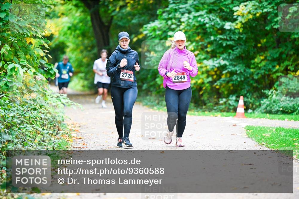 12.10.2025 - Bramfelder Halbmarathon 2025 Dr. Thomas Lammeyer http://msf.ph/oto/9360588 12.10.2025 11:13:03 Laufen 2728, 2849 meine-sportfotos.de