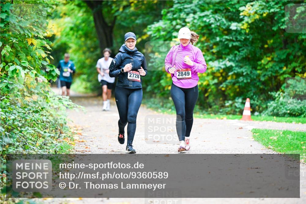 12.10.2025 - Bramfelder Halbmarathon 2025 Dr. Thomas Lammeyer http://msf.ph/oto/9360589 12.10.2025 11:13:03 Laufen 2728, 2849 meine-sportfotos.de