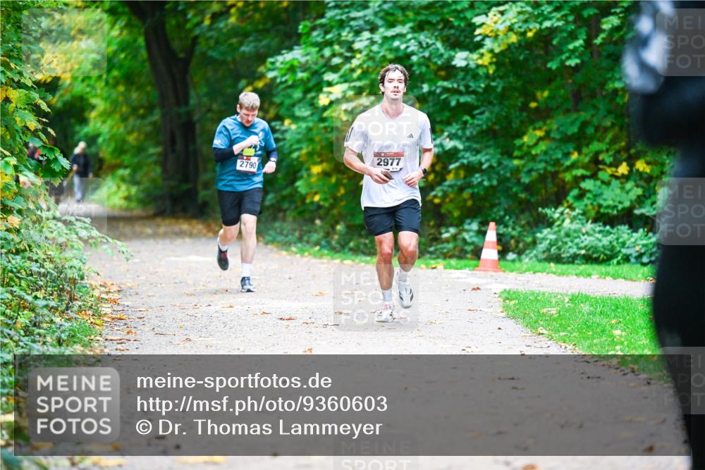 12.10.2025 - Bramfelder Halbmarathon 2025 Dr. Thomas Lammeyer http://msf.ph/oto/9360603 12.10.2025 11:13:09 Laufen 2977, 2790 meine-sportfotos.de