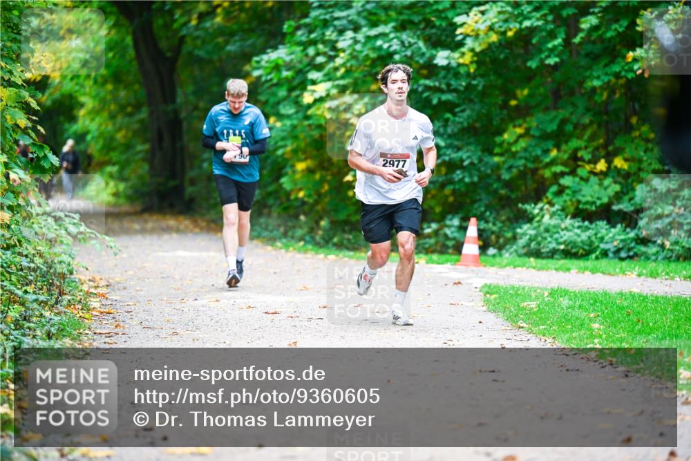 12.10.2025 - Bramfelder Halbmarathon 2025 Dr. Thomas Lammeyer http://msf.ph/oto/9360605 12.10.2025 11:13:10 Laufen 90, 2977 meine-sportfotos.de