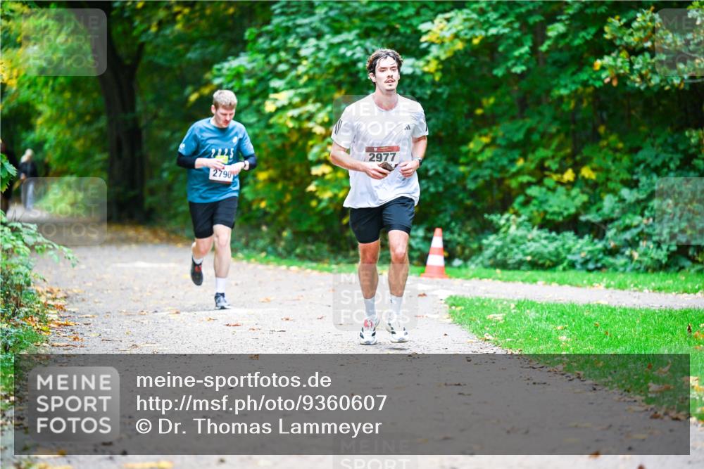 12.10.2025 - Bramfelder Halbmarathon 2025 Dr. Thomas Lammeyer http://msf.ph/oto/9360607 12.10.2025 11:13:10 Laufen 2790, 2977 meine-sportfotos.de