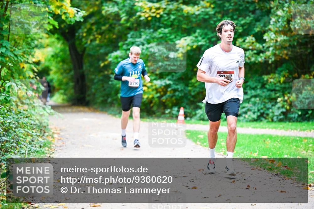 12.10.2025 - Bramfelder Halbmarathon 2025 Dr. Thomas Lammeyer http://msf.ph/oto/9360620 12.10.2025 11:13:12 Laufen 207, 2790 meine-sportfotos.de