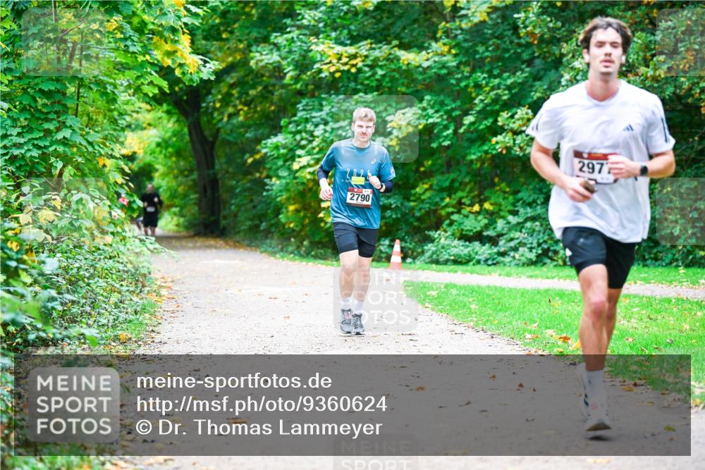 12.10.2025 - Bramfelder Halbmarathon 2025 Dr. Thomas Lammeyer http://msf.ph/oto/9360624 12.10.2025 11:13:13 Laufen 2790, 297 meine-sportfotos.de