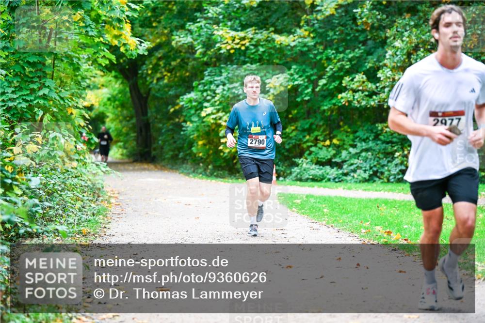 12.10.2025 - Bramfelder Halbmarathon 2025 Dr. Thomas Lammeyer http://msf.ph/oto/9360626 12.10.2025 11:13:14 Laufen 2977, 2790 meine-sportfotos.de