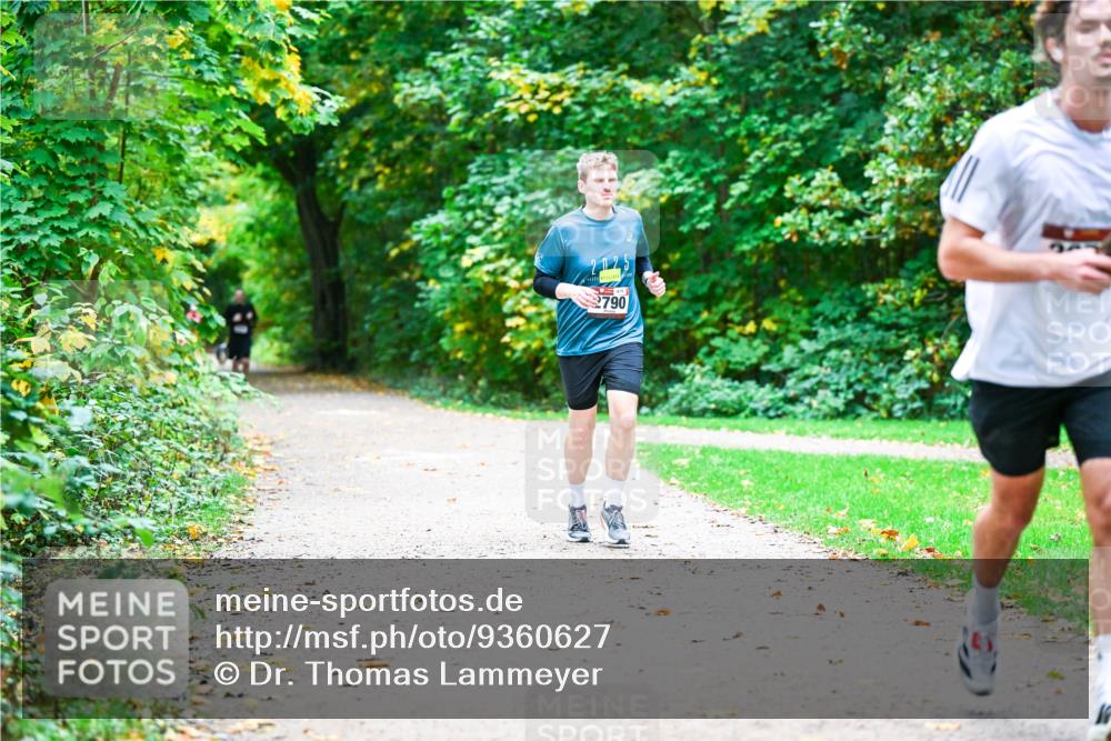 12.10.2025 - Bramfelder Halbmarathon 2025 Dr. Thomas Lammeyer http://msf.ph/oto/9360627 12.10.2025 11:13:14 Laufen 2790 meine-sportfotos.de