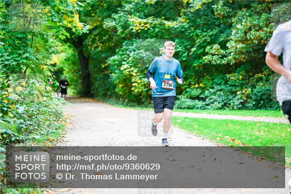 12.10.2025 - Bramfelder Halbmarathon 2025 Dr. Thomas Lammeyer http://msf.ph/oto/9360629 12.10.2025 11:13:14 Laufen 2025, 2790 meine-sportfotos.de
