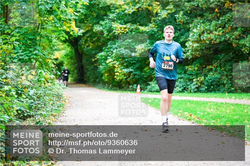 12.10.2025 - Bramfelder Halbmarathon 2025 Dr. Thomas Lammeyer http://msf.ph/oto/9360636 12.10.2025 11:13:15 Laufen 2, 02, 2790 meine-sportfotos.de