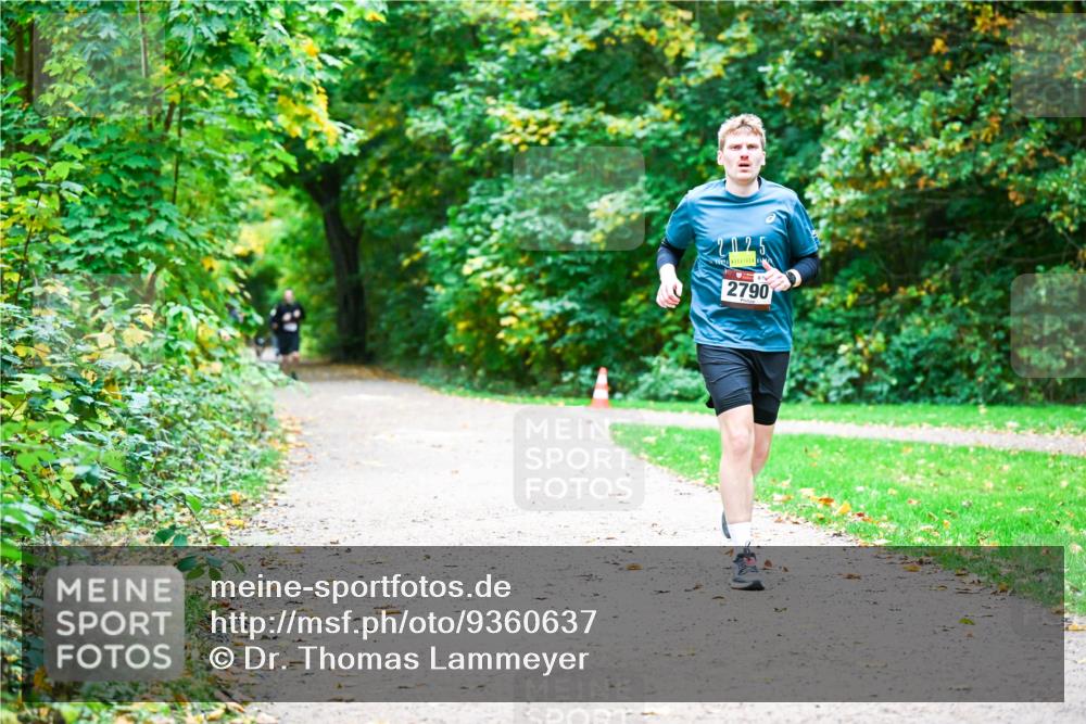 12.10.2025 - Bramfelder Halbmarathon 2025 Dr. Thomas Lammeyer http://msf.ph/oto/9360637 12.10.2025 11:13:15 Laufen 2025, 2790 meine-sportfotos.de