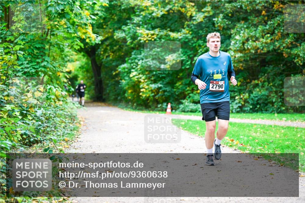 12.10.2025 - Bramfelder Halbmarathon 2025 Dr. Thomas Lammeyer http://msf.ph/oto/9360638 12.10.2025 11:13:15 Laufen 2025, 2790 meine-sportfotos.de