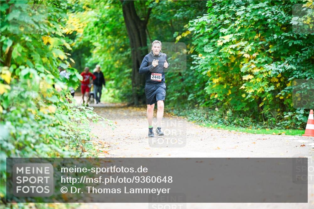 12.10.2025 - Bramfelder Halbmarathon 2025 Dr. Thomas Lammeyer http://msf.ph/oto/9360648 12.10.2025 11:13:20 Laufen 2445 meine-sportfotos.de