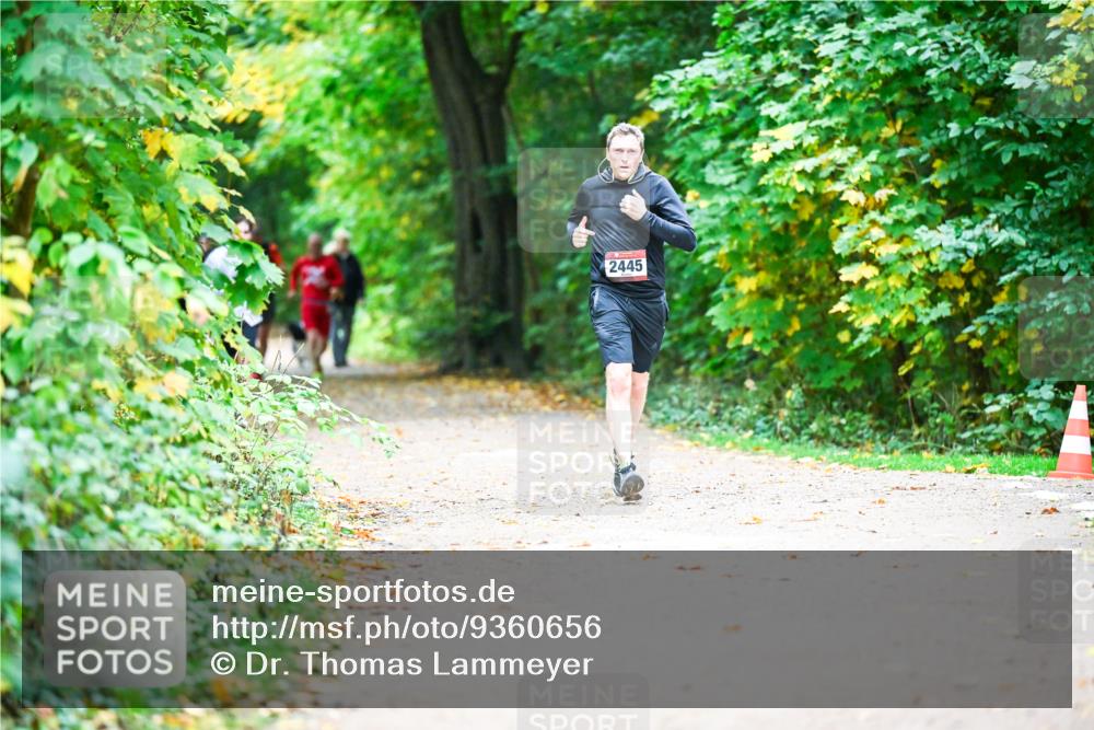 12.10.2025 - Bramfelder Halbmarathon 2025 Dr. Thomas Lammeyer http://msf.ph/oto/9360656 12.10.2025 11:13:21 Laufen 2445 meine-sportfotos.de