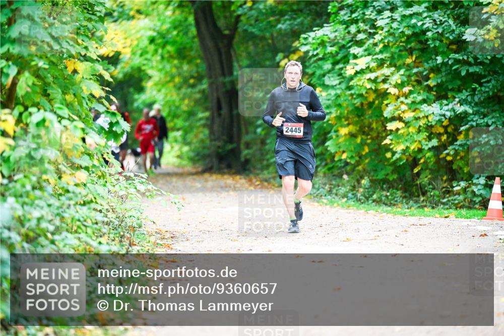 12.10.2025 - Bramfelder Halbmarathon 2025 Dr. Thomas Lammeyer http://msf.ph/oto/9360657 12.10.2025 11:13:21 Laufen 2445 meine-sportfotos.de