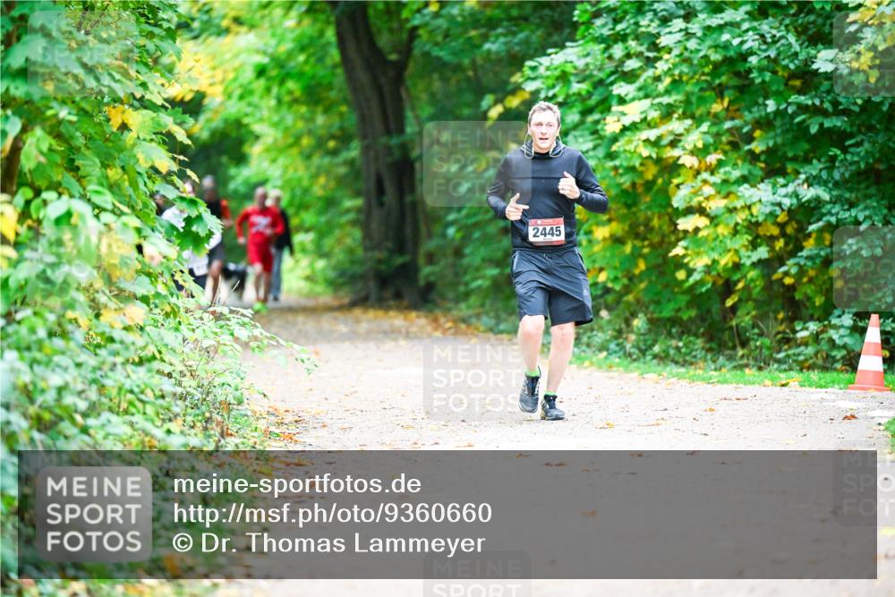 12.10.2025 - Bramfelder Halbmarathon 2025 Dr. Thomas Lammeyer http://msf.ph/oto/9360660 12.10.2025 11:13:22 Laufen 2445 meine-sportfotos.de