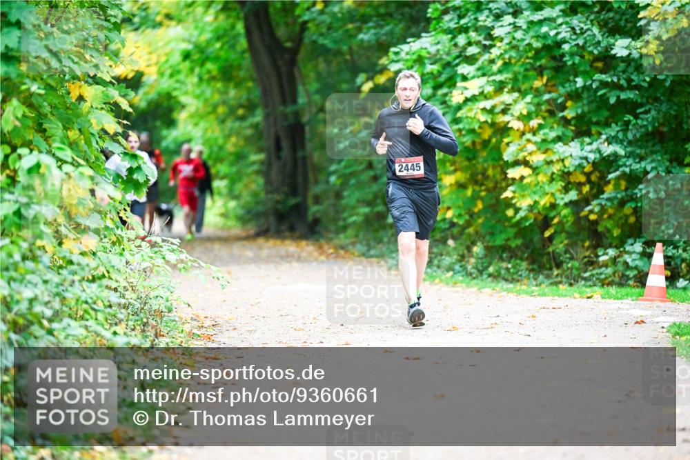 12.10.2025 - Bramfelder Halbmarathon 2025 Dr. Thomas Lammeyer http://msf.ph/oto/9360661 12.10.2025 11:13:22 Laufen 2445 meine-sportfotos.de