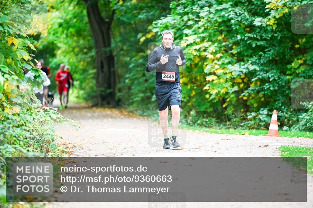 12.10.2025 - Bramfelder Halbmarathon 2025 Dr. Thomas Lammeyer http://msf.ph/oto/9360663 12.10.2025 11:13:22 Laufen 2445 meine-sportfotos.de