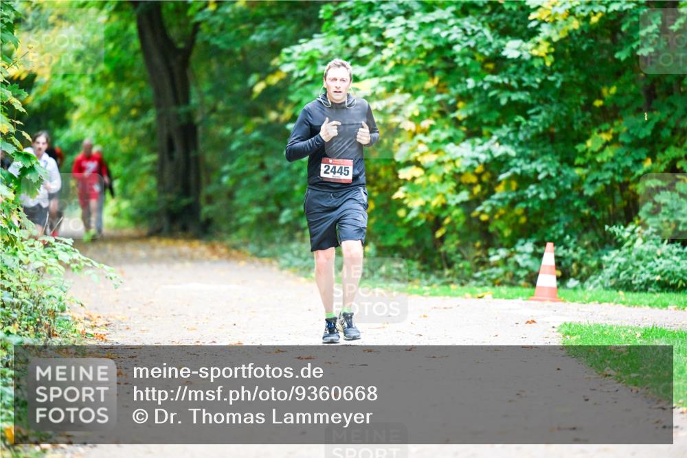 12.10.2025 - Bramfelder Halbmarathon 2025 Dr. Thomas Lammeyer http://msf.ph/oto/9360668 12.10.2025 11:13:23 Laufen 2445 meine-sportfotos.de