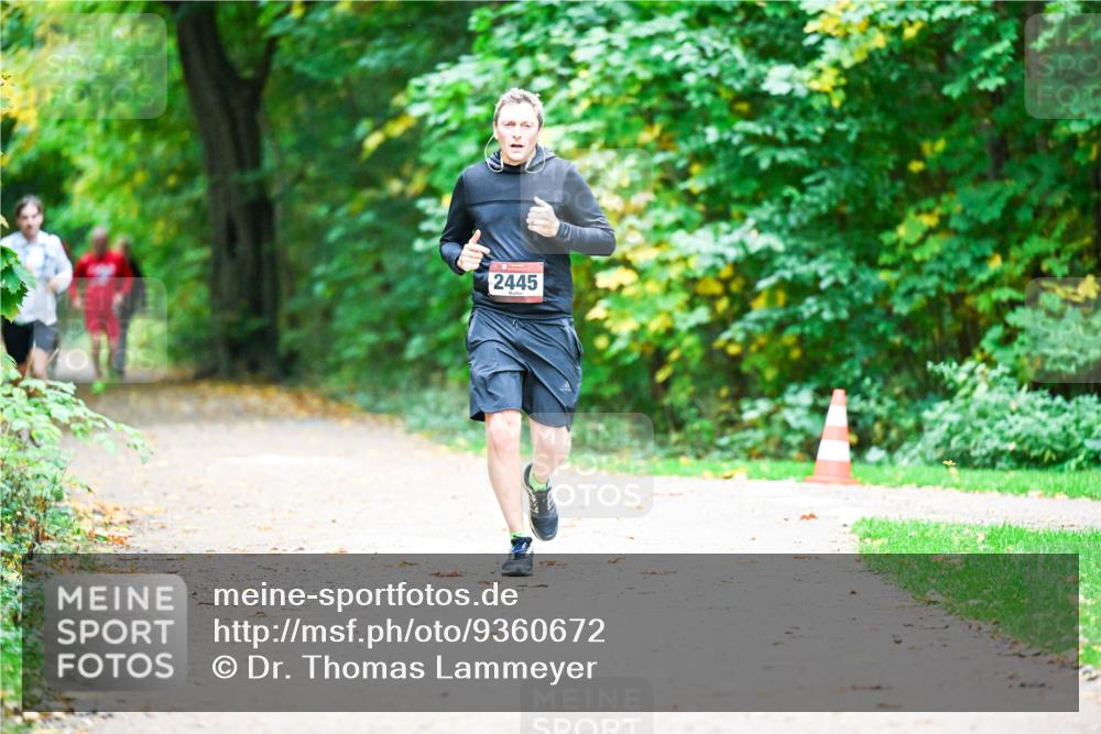12.10.2025 - Bramfelder Halbmarathon 2025 Dr. Thomas Lammeyer http://msf.ph/oto/9360672 12.10.2025 11:13:23 Laufen 2445 meine-sportfotos.de