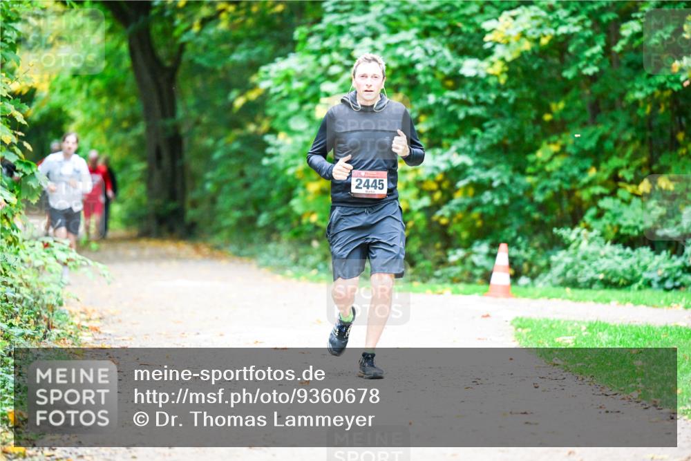 12.10.2025 - Bramfelder Halbmarathon 2025 Dr. Thomas Lammeyer http://msf.ph/oto/9360678 12.10.2025 11:13:24 Laufen 2445 meine-sportfotos.de