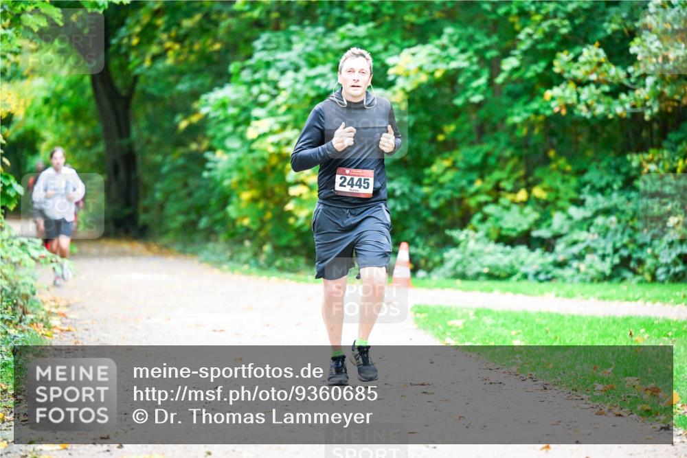 12.10.2025 - Bramfelder Halbmarathon 2025 Dr. Thomas Lammeyer http://msf.ph/oto/9360685 12.10.2025 11:13:25 Laufen 2445 meine-sportfotos.de