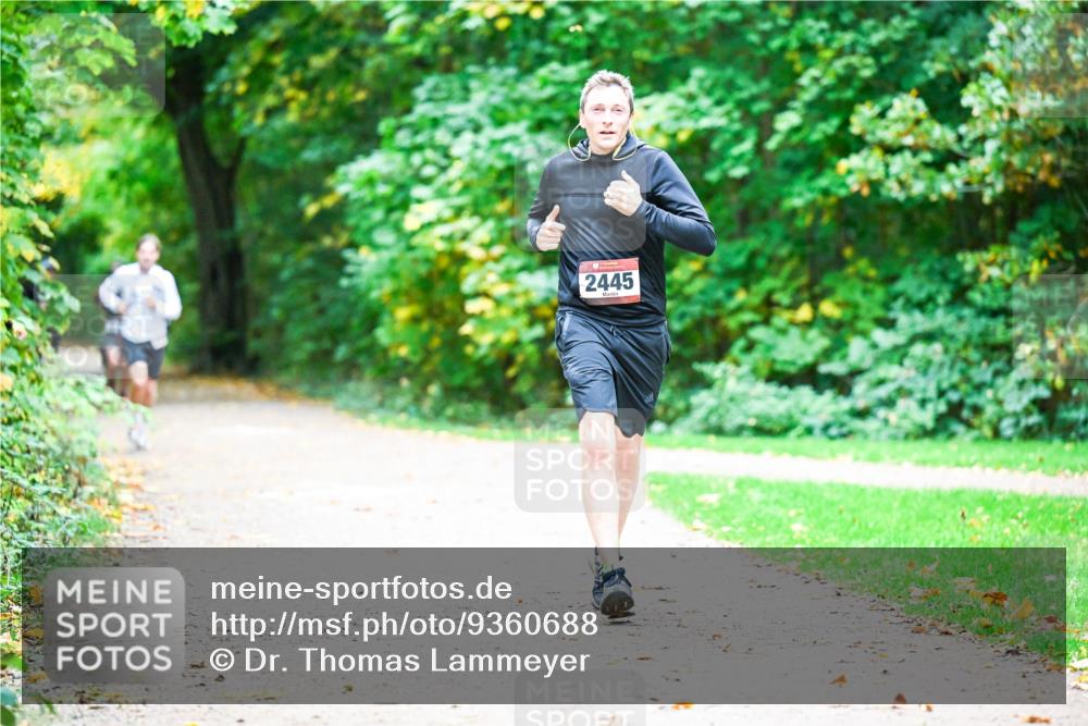 12.10.2025 - Bramfelder Halbmarathon 2025 Dr. Thomas Lammeyer http://msf.ph/oto/9360688 12.10.2025 11:13:26 Laufen 2445 meine-sportfotos.de