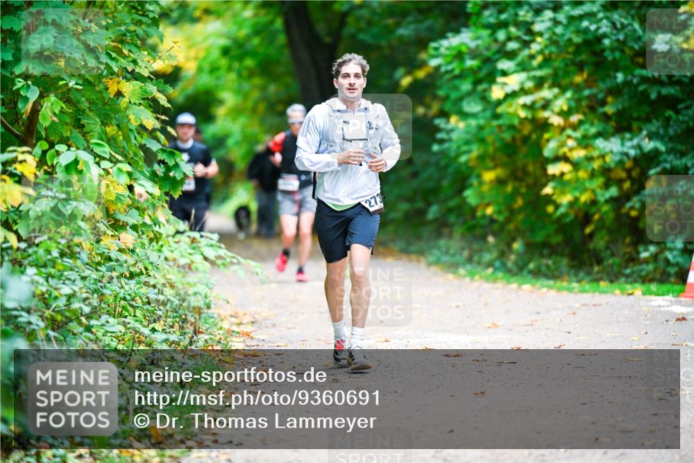 12.10.2025 - Bramfelder Halbmarathon 2025 Dr. Thomas Lammeyer http://msf.ph/oto/9360691 12.10.2025 11:13:30 Laufen 273 meine-sportfotos.de