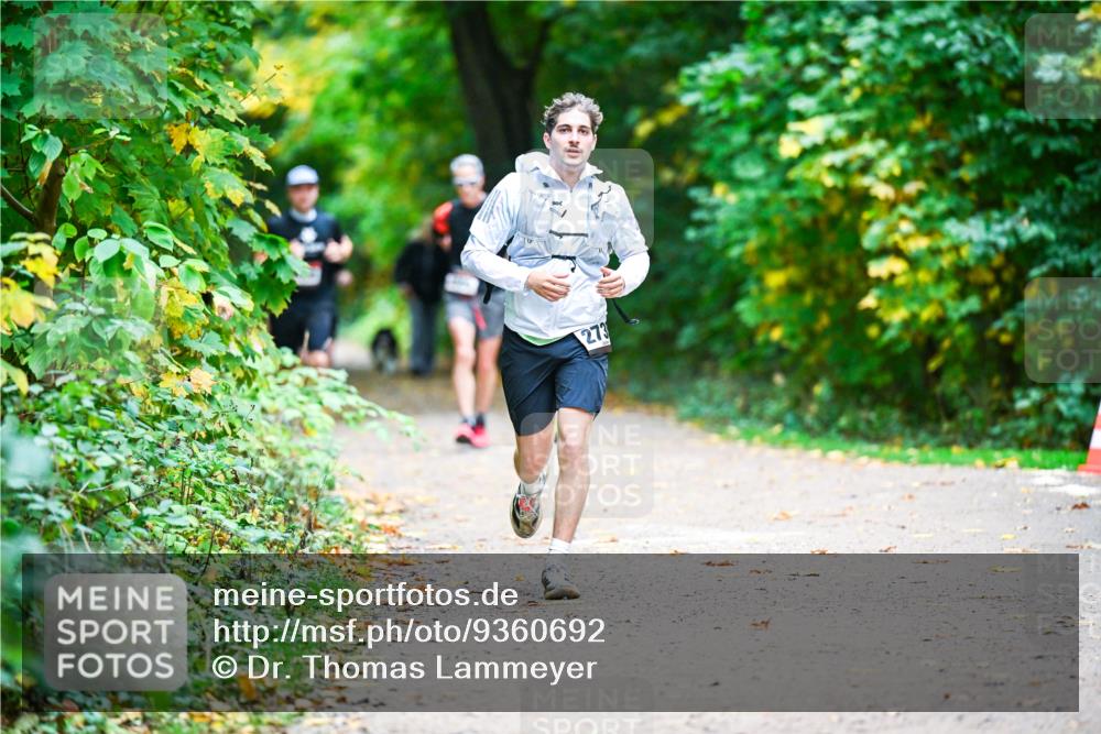 12.10.2025 - Bramfelder Halbmarathon 2025 Dr. Thomas Lammeyer http://msf.ph/oto/9360692 12.10.2025 11:13:30 Laufen 273 meine-sportfotos.de