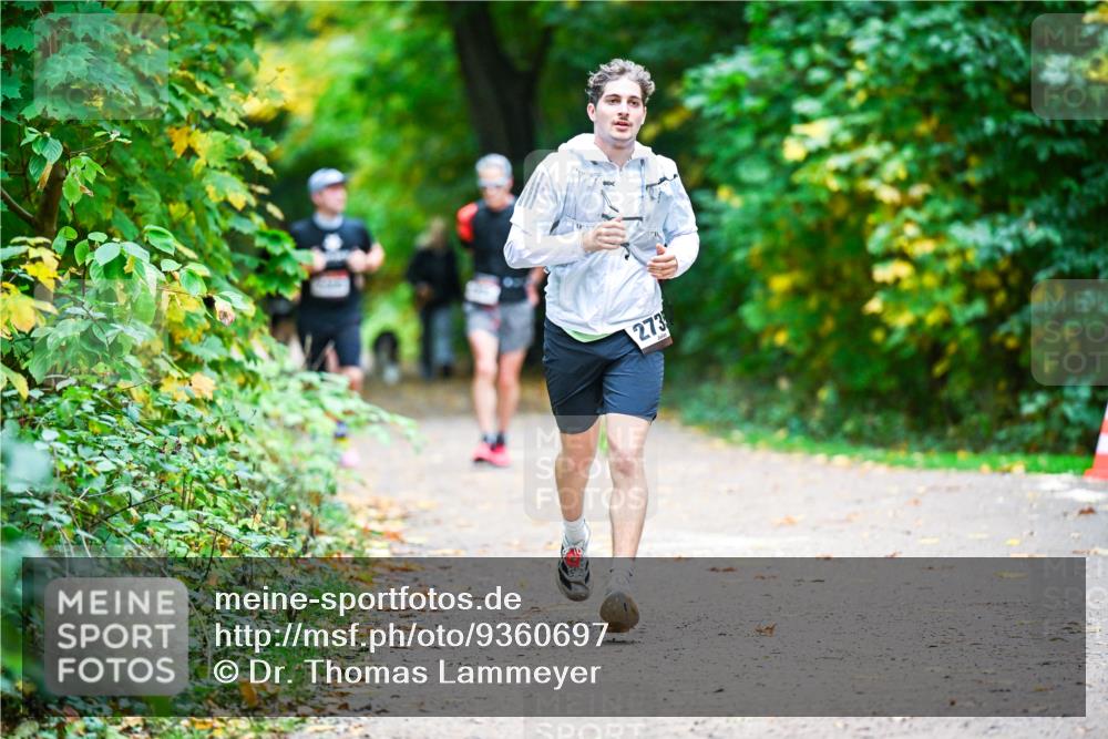 12.10.2025 - Bramfelder Halbmarathon 2025 Dr. Thomas Lammeyer http://msf.ph/oto/9360697 12.10.2025 11:13:30 Laufen 273 meine-sportfotos.de