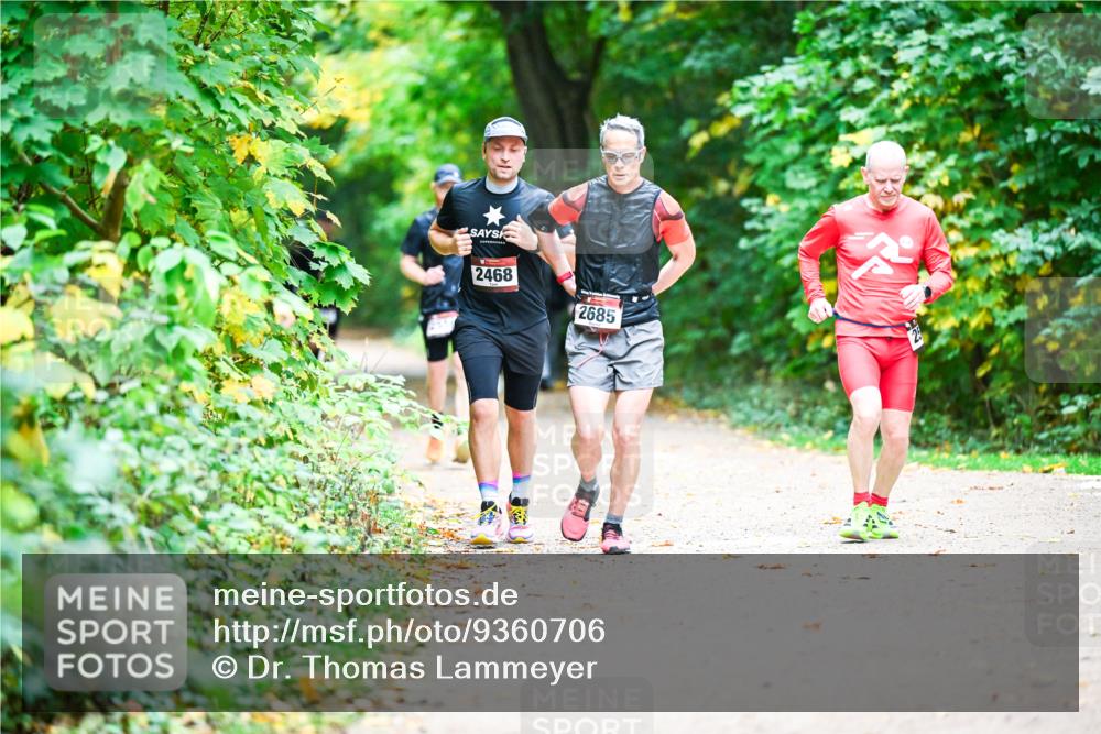 12.10.2025 - Bramfelder Halbmarathon 2025 Dr. Thomas Lammeyer http://msf.ph/oto/9360706 12.10.2025 11:13:34 Laufen 2468, 2685 meine-sportfotos.de
