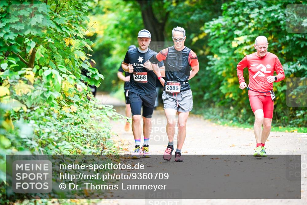 12.10.2025 - Bramfelder Halbmarathon 2025 Dr. Thomas Lammeyer http://msf.ph/oto/9360709 12.10.2025 11:13:35 Laufen 2468, 2685 meine-sportfotos.de