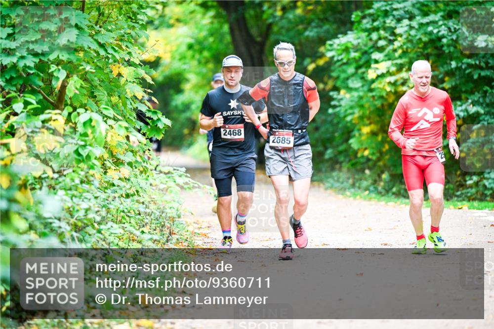12.10.2025 - Bramfelder Halbmarathon 2025 Dr. Thomas Lammeyer http://msf.ph/oto/9360711 12.10.2025 11:13:35 Laufen 2468, 2685 meine-sportfotos.de
