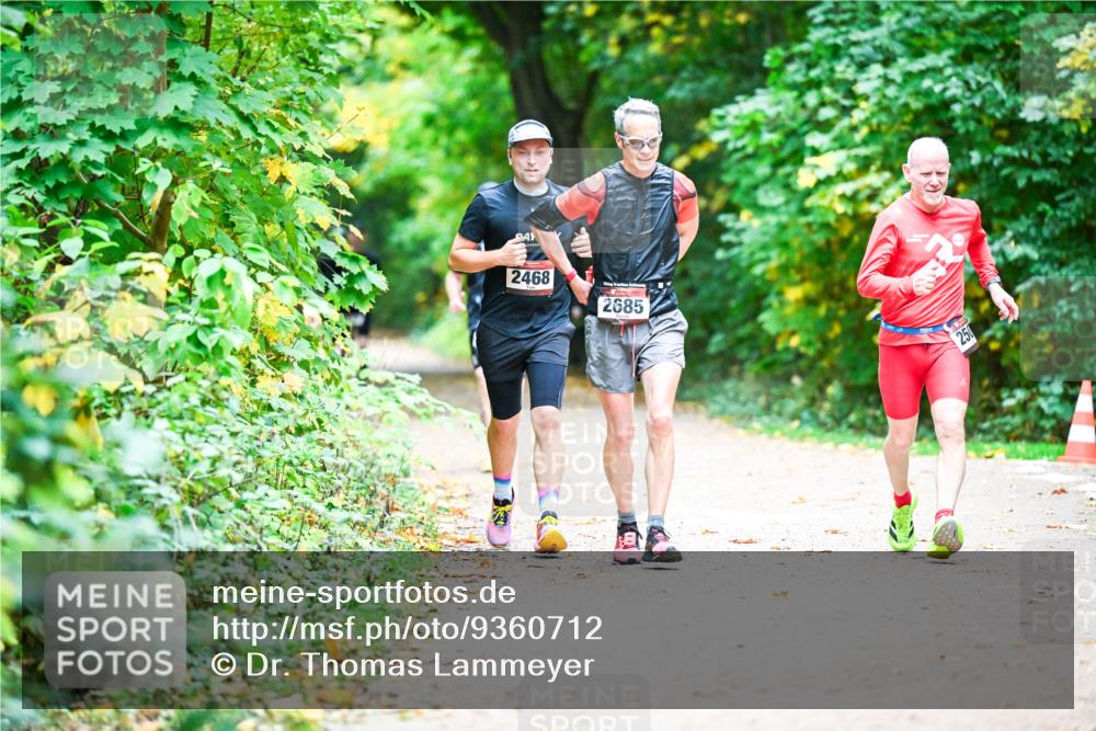 12.10.2025 - Bramfelder Halbmarathon 2025 Dr. Thomas Lammeyer http://msf.ph/oto/9360712 12.10.2025 11:13:36 Laufen 2468, 2685, 250 meine-sportfotos.de