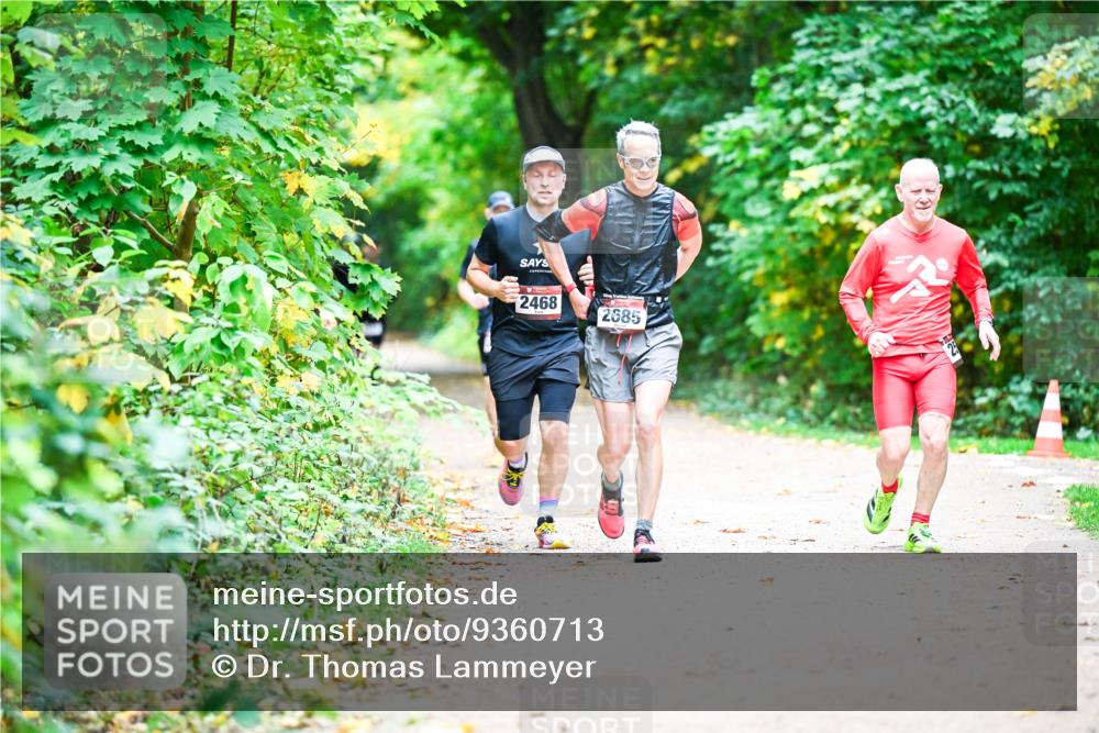 12.10.2025 - Bramfelder Halbmarathon 2025 Dr. Thomas Lammeyer http://msf.ph/oto/9360713 12.10.2025 11:13:36 Laufen 2468, 2685 meine-sportfotos.de