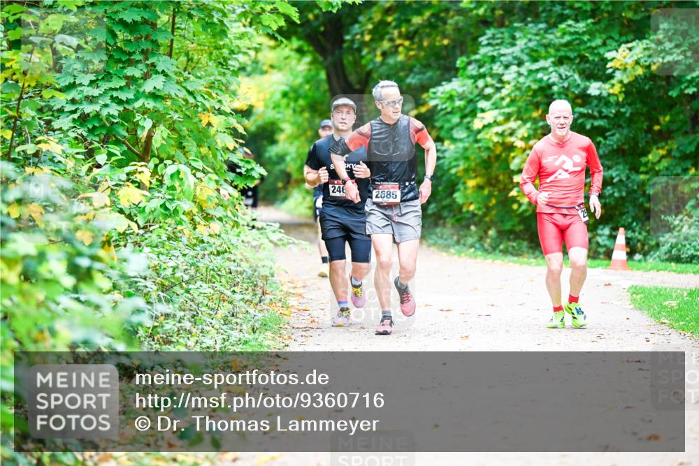 12.10.2025 - Bramfelder Halbmarathon 2025 Dr. Thomas Lammeyer http://msf.ph/oto/9360716 12.10.2025 11:13:36 Laufen 246, 2685 meine-sportfotos.de
