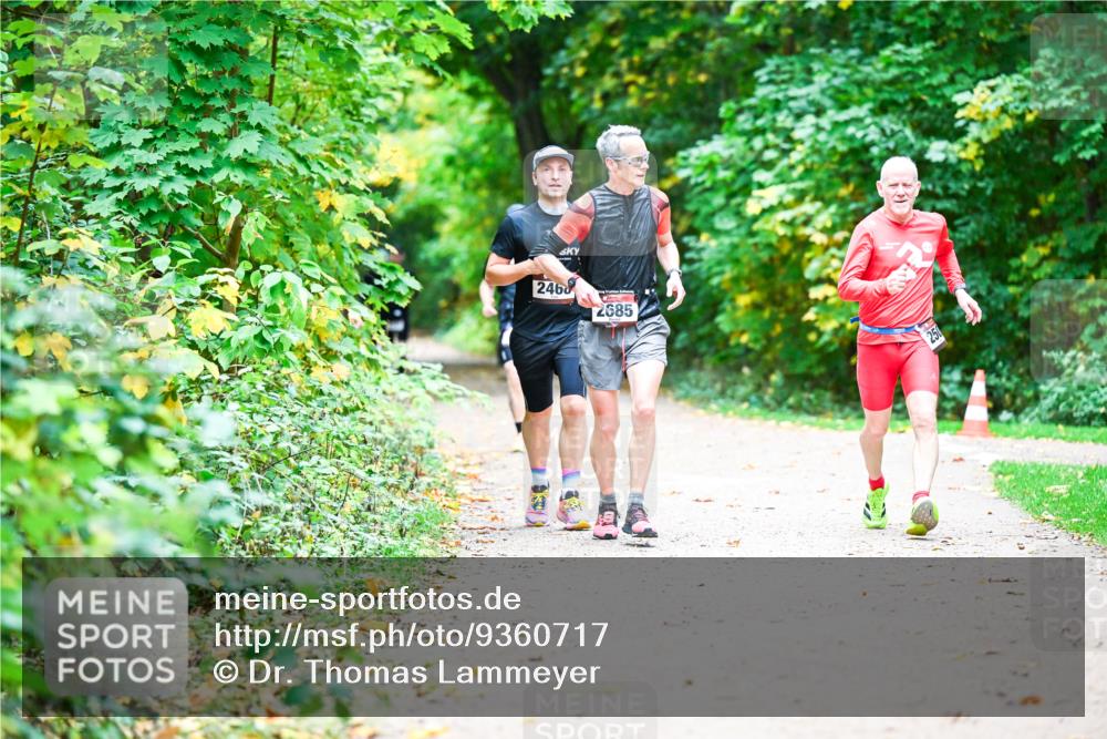 12.10.2025 - Bramfelder Halbmarathon 2025 Dr. Thomas Lammeyer http://msf.ph/oto/9360717 12.10.2025 11:13:36 Laufen 2460, 2685, 250 meine-sportfotos.de