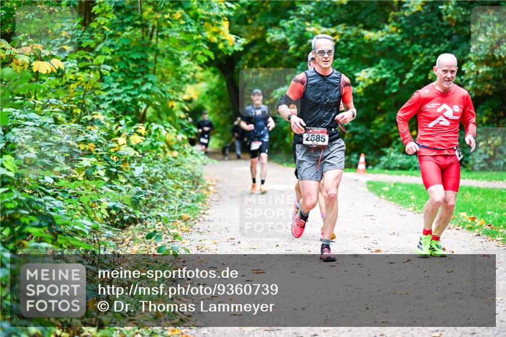 12.10.2025 - Bramfelder Halbmarathon 2025 Dr. Thomas Lammeyer http://msf.ph/oto/9360739 12.10.2025 11:13:39 Laufen 2685 meine-sportfotos.de