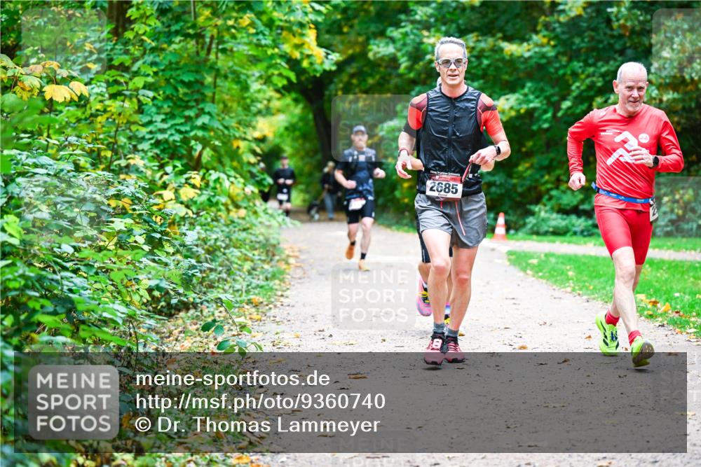 12.10.2025 - Bramfelder Halbmarathon 2025 Dr. Thomas Lammeyer http://msf.ph/oto/9360740 12.10.2025 11:13:39 Laufen 2685 meine-sportfotos.de